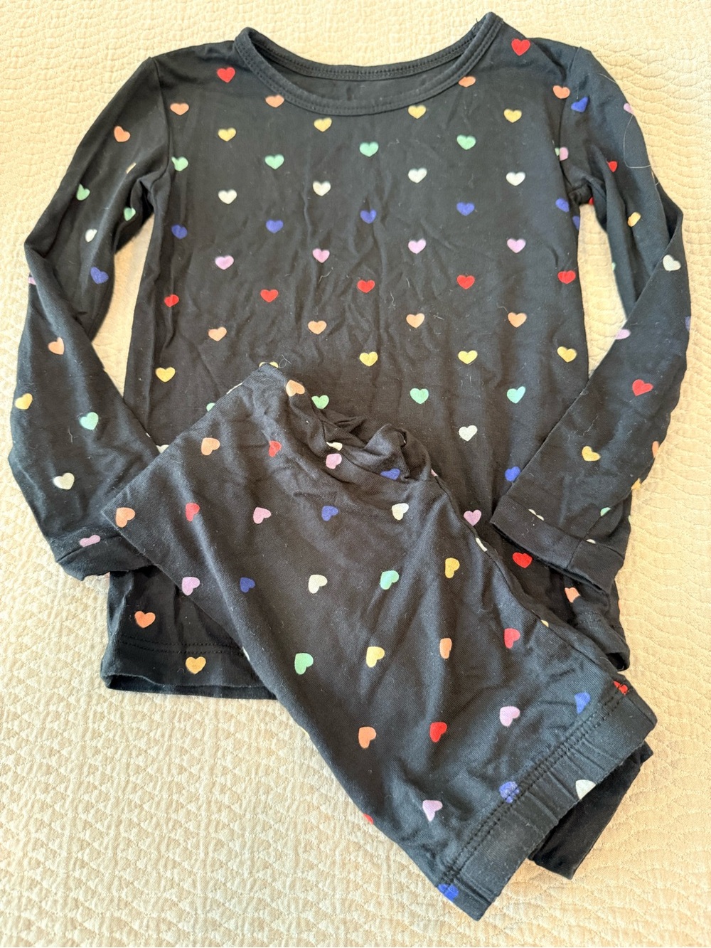 Kyte BABY Black Long-Sleeve Pajama Set with Multicolor Heart Print